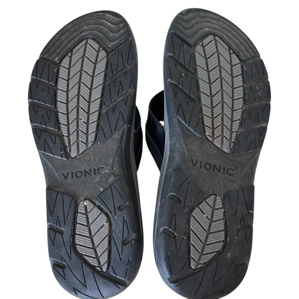 Vionic Men's Dennis Black Leather Flip Flops Sz 7